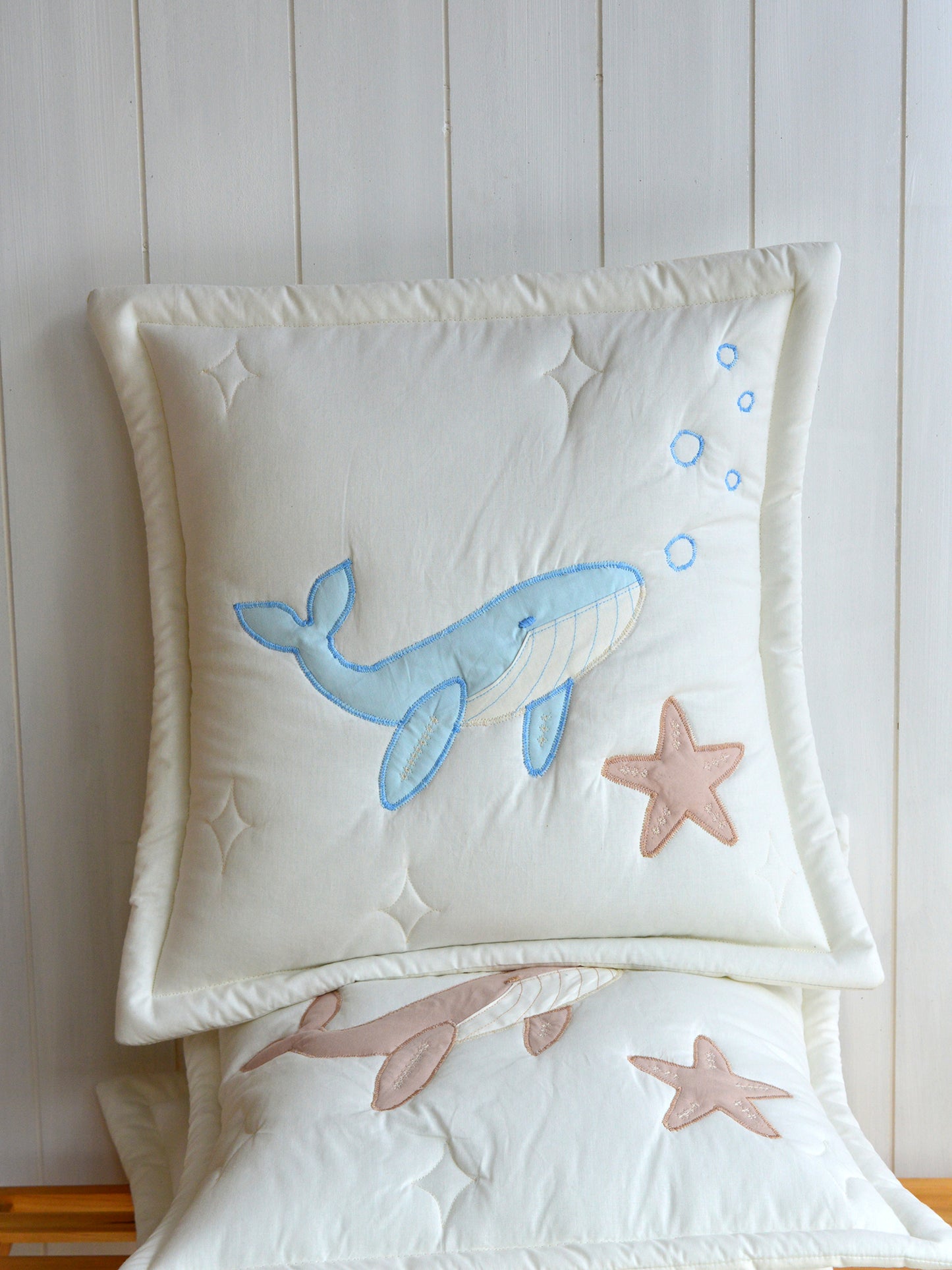 Cojin Bordado sensorial ✦ Ballena