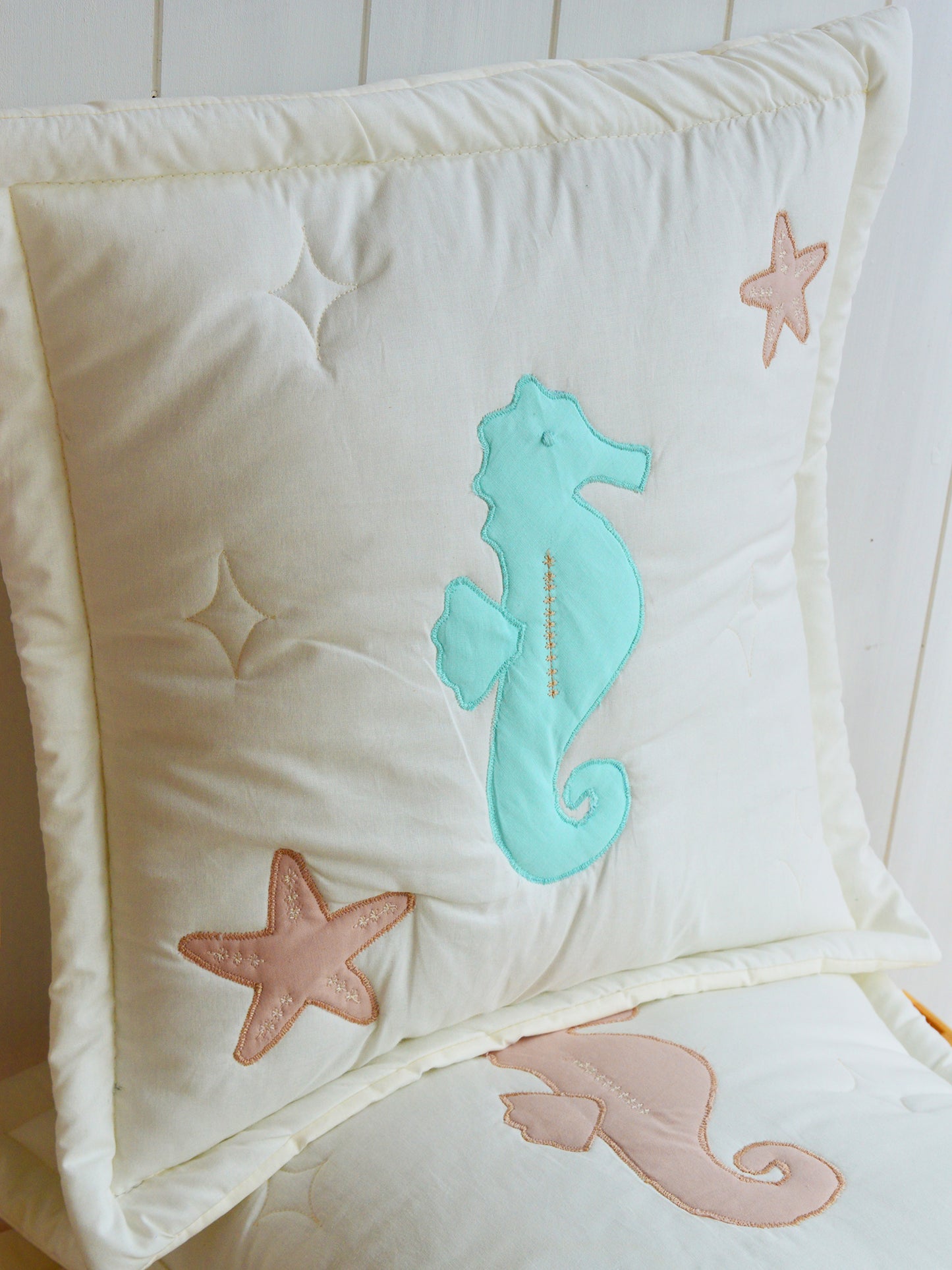 Cojin Bordado sensorial ✦ Caballito de Mar