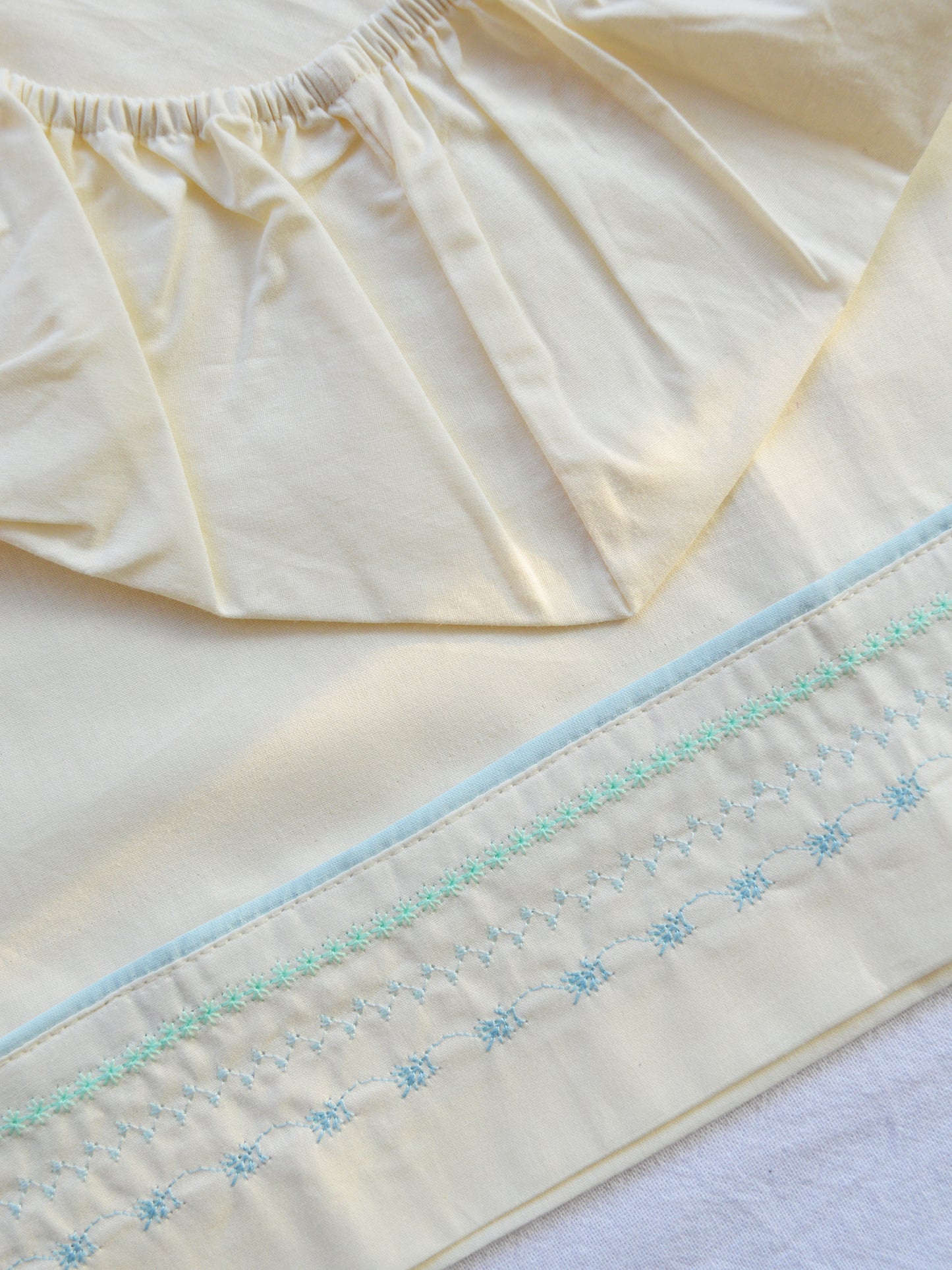 Sábanas + almohada 🪸 100% algodón 300 hilos ✦ COLOR CELESTE • 35% OFF