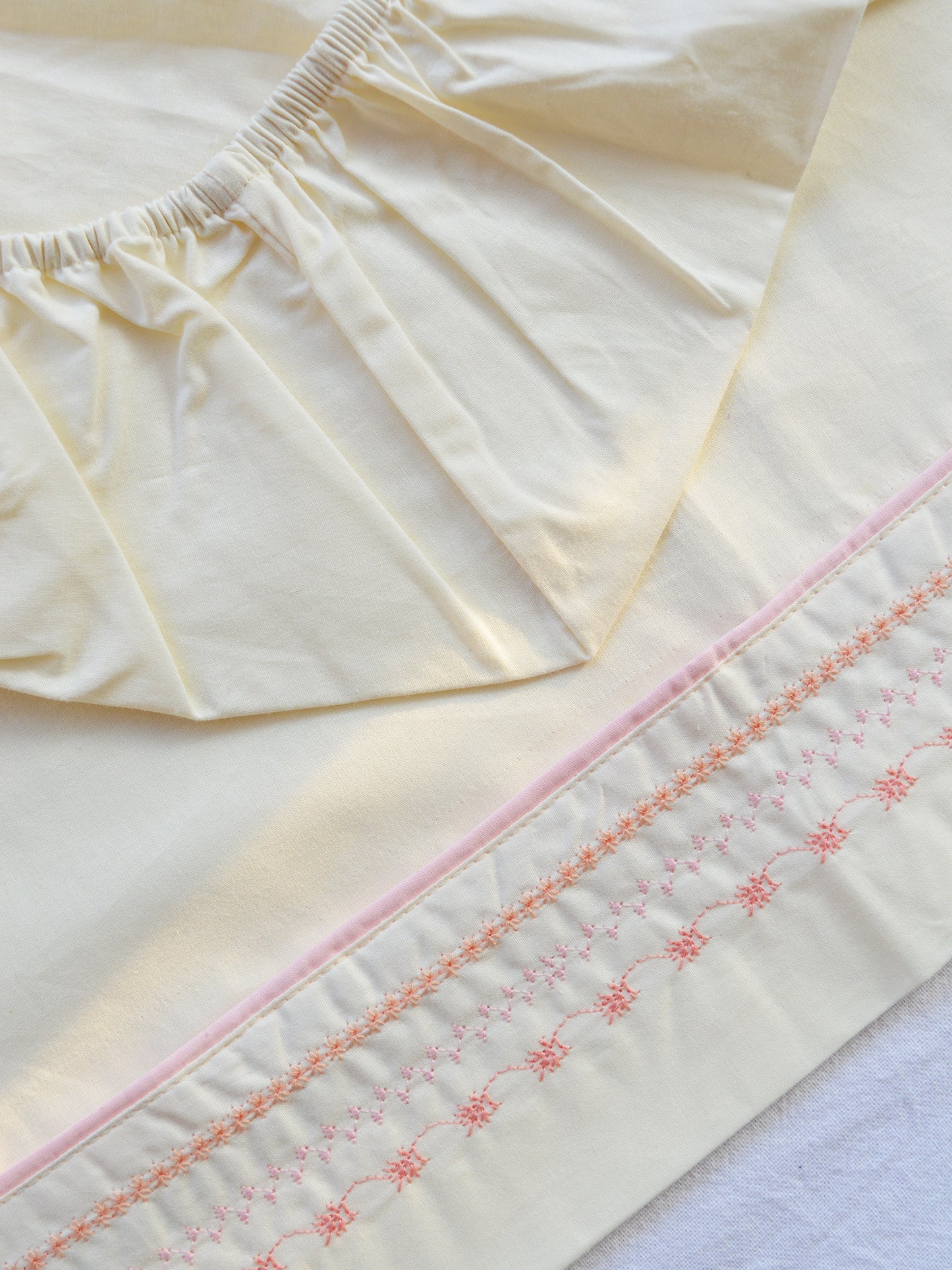 Sábanas + almohada 🪸 100% algodón 300 hilos ✦ COLOR ROSA • 35% OFF