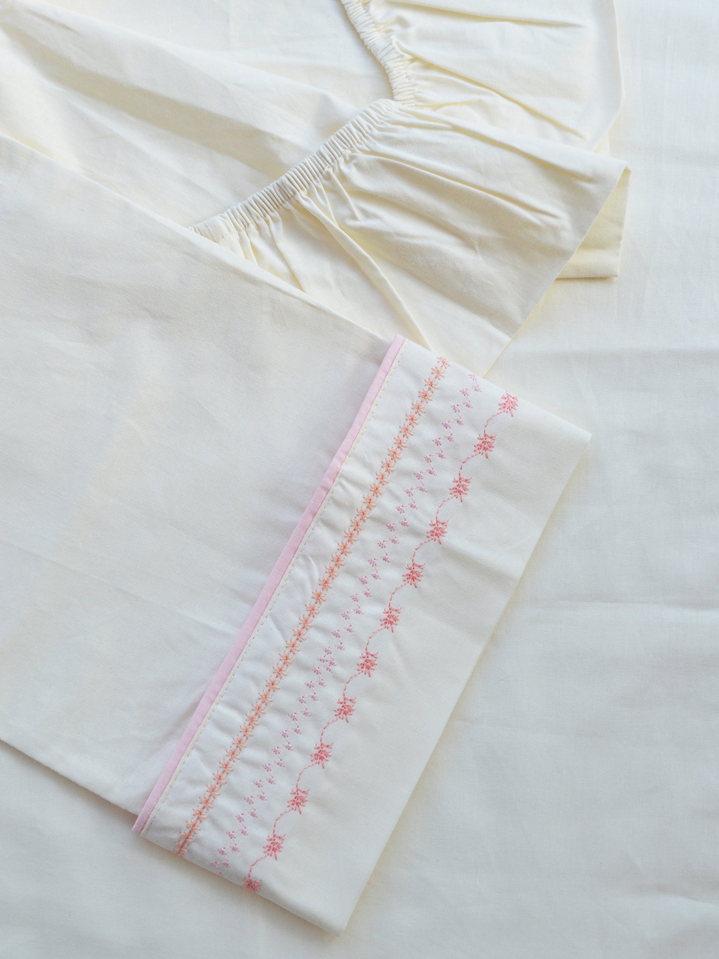 Sábanas + almohada 🪸 100% algodón 300 hilos ✦ COLOR ROSA • 35% OFF