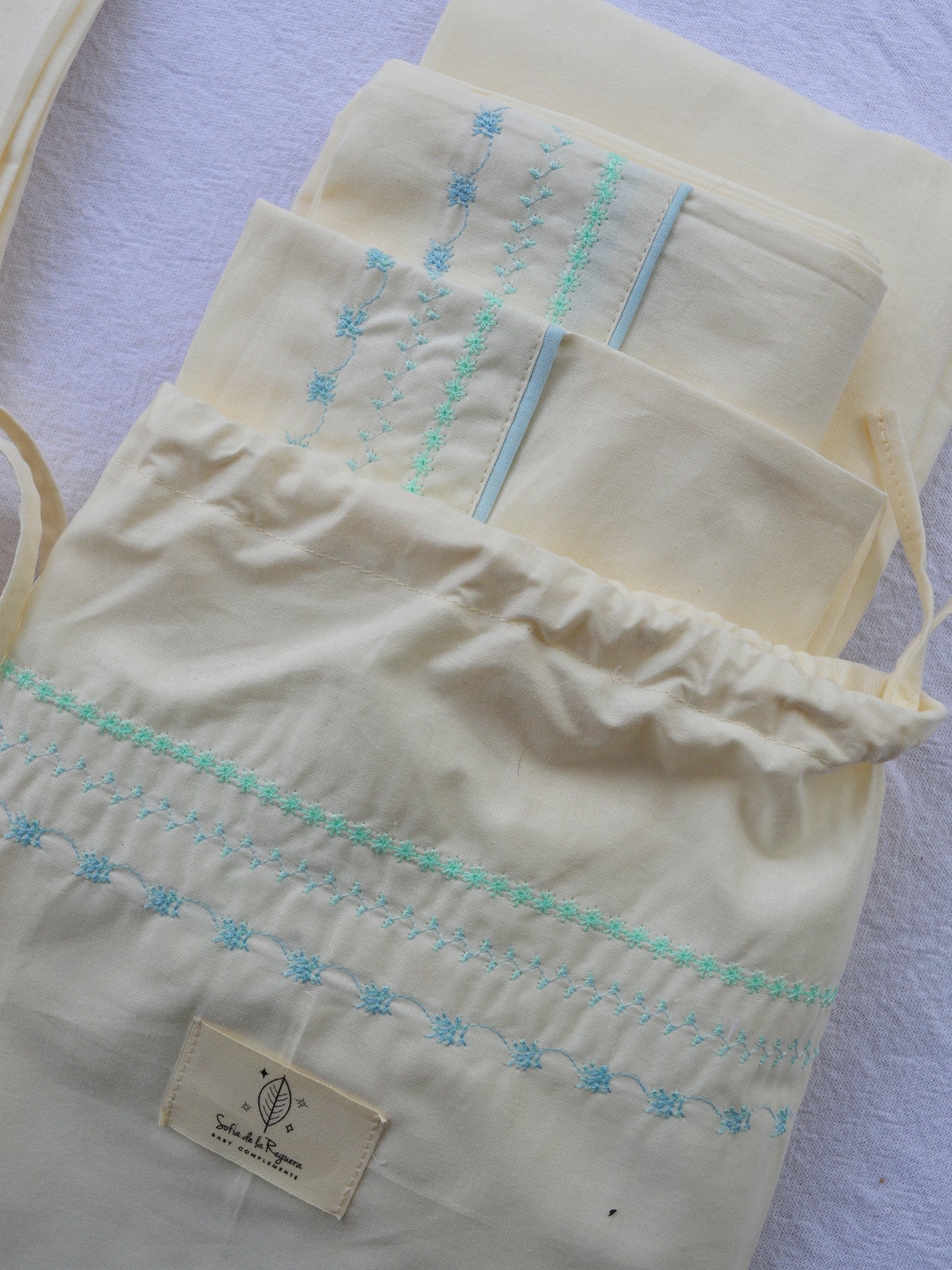 Sábanas + almohada 🪸 100% algodón 300 hilos ✦ COLOR CELESTE • 35% OFF
