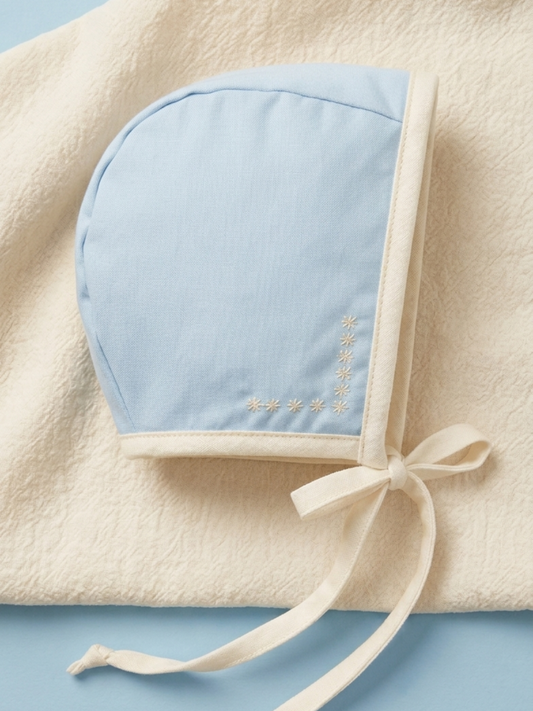 Capota Bordado ✦ Celeste