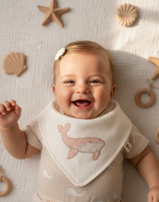 Babero Bandana 𓇼 Ballena Nude