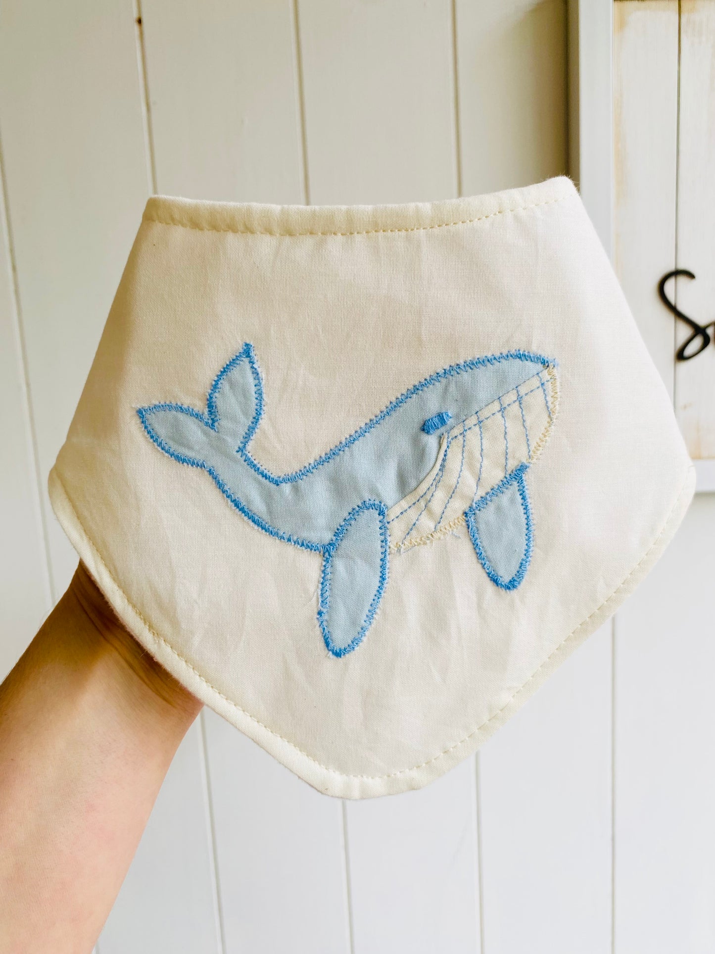 Babero Bandana 𓇼 Ballena Celeste